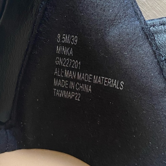 BCBGeneration Toe Loop Ankle Buckle Sandals NWOT - Picture 10 of 10